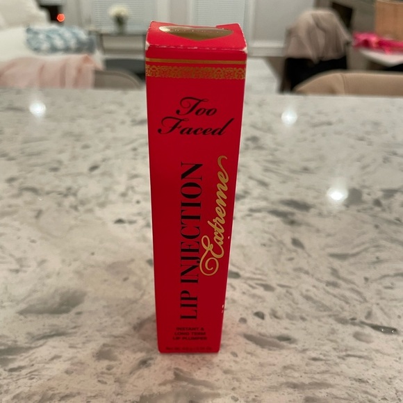 Too Faced Lip Injection Extreme in Pink Punch - Picture 3 of 4